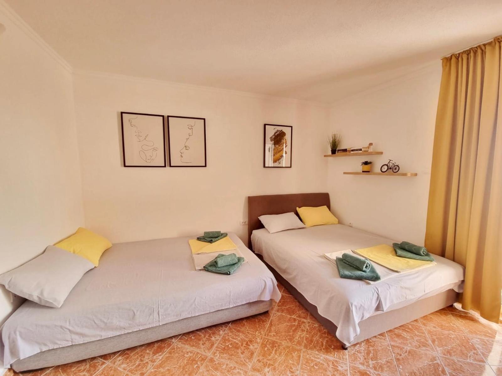 רפאלוביץ' Studio Apartman Na Plazi מראה חיצוני תמונה